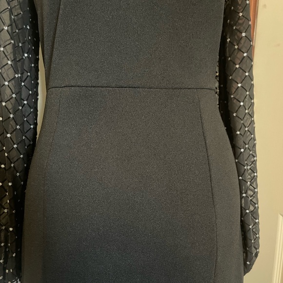 Black dress - Picture 4 of 5